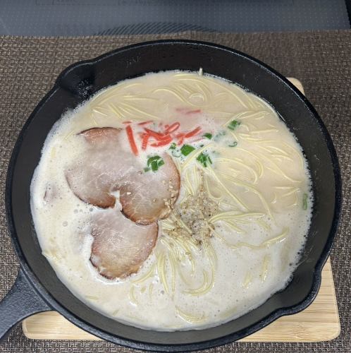 豚骨ラーメン