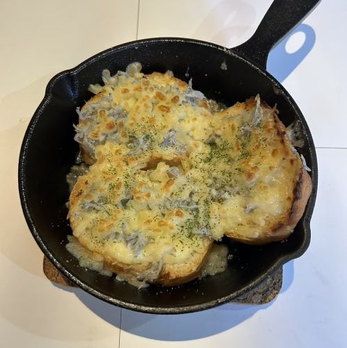 しらすガーリックマヨネーズ焼きバケット