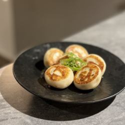 6 pieces of grilled xiaolongbao