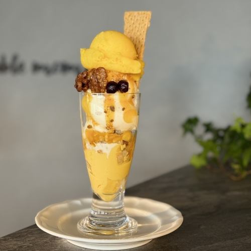 Mango pudding parfait