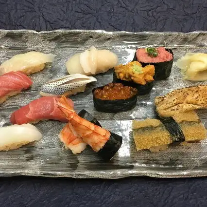 【特上寿司(刺身・寿司12貫・お椀)】