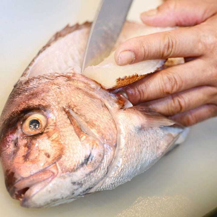 真鯛の松皮造り