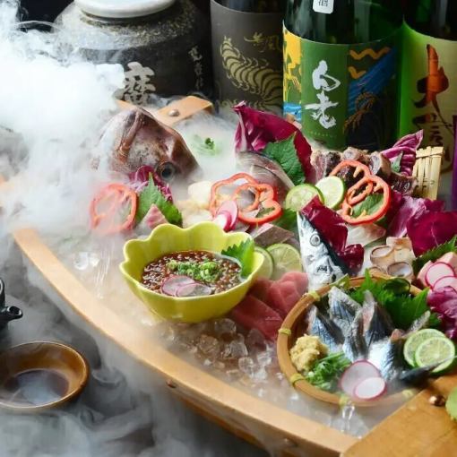 ◇150分飲み放題付◇【旬食材と自慢の逸品を満喫♪舟盛り付！料理長おまかせ《特選》コース】