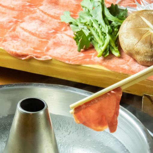 【上タンしゃぶしゃぶコース】上タン(タン元)150g・黒毛和牛特選ロース150ｇ野菜盛り付き6000円