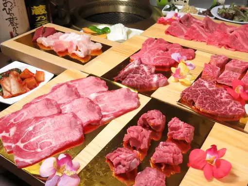 ≪黒毛和牛三昧≫!厚切りタン&特上しゃぶロース&デザートなど全12品6000円