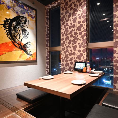 Numerous fully private rooms in a modern Japanese style.