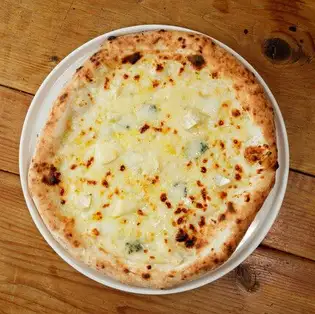 Quattro Formaggi (four cheeses)