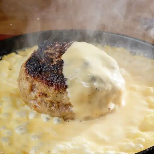 熱々！鉄板焼きハンバーグチーズソース