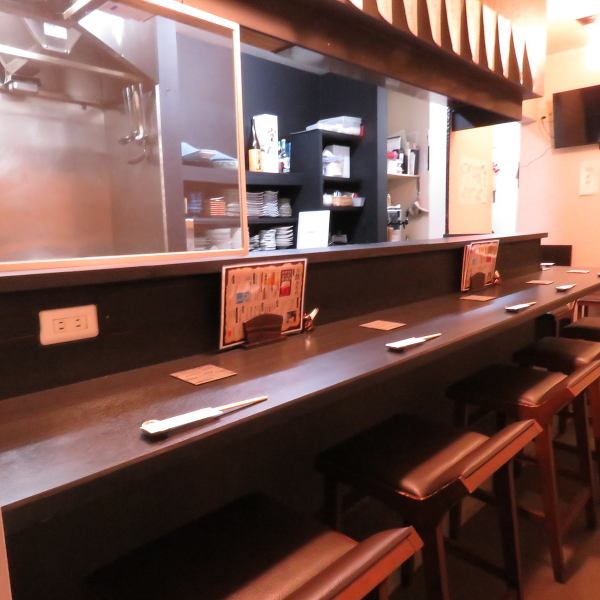 中京競馬場前駅から徒歩1分という好立地にありながら、都会の喧騒を忘れさせてくれる隠れ家的な雰囲気が自慢。10名様以上のグループには、お店の貸切相談も承っております。職人仕込みの料理を囲み、贅沢に空間を独占できる宴会は、皆様にきっとお喜びいただけるはず◎詳細については、お気軽にお電話ください。