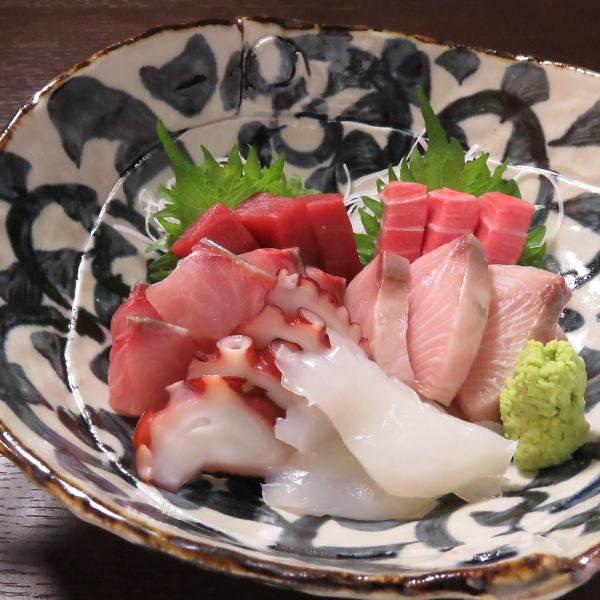 【料理長が目利き！】全国から厳選！鮮度抜群【本日の朝獲れお造り盛り合わせ】