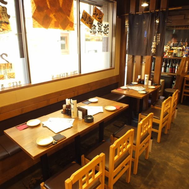 居酒屋 炭旬 船橋仲通り店は毎日通いたくなるような、ほっこり和める美味しいお料理をリーズナブルな価格でご提供致します！お席は仕事帰りにサク飲みにぴったりのカウンターとゆったり腰を据えてお食事を楽しめるテーブル席がございます！飲み放題付き宴会コースは全8品4,400円～！