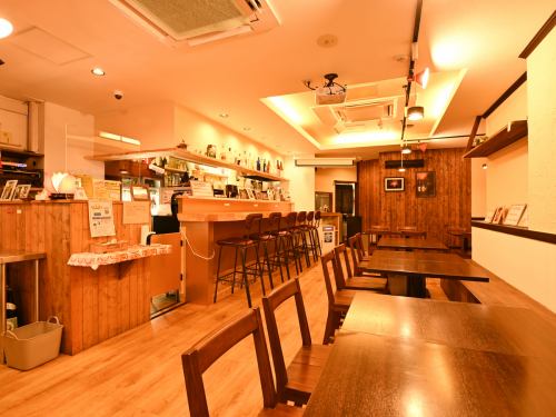 A nice shop with a perfect exotic atmosphere.Please feel free to drop in ♪ We will connect seats for a welcome and farewell party for 40 people, a New Year's party, a second wedding party, etc.
