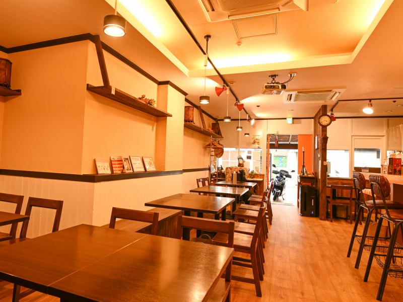 The interior is decorated with cute Vietnamese miscellaneous goods procured from the mainland of Vietnam! You can enjoy the local atmosphere in a warm space.