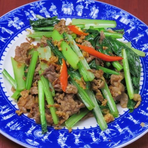 Stir-fried beef with greens