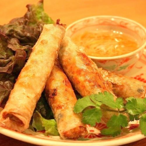 [Manager's recommendation] 4 fried spring rolls ~