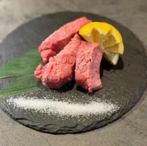 濃切的舌頭鹽