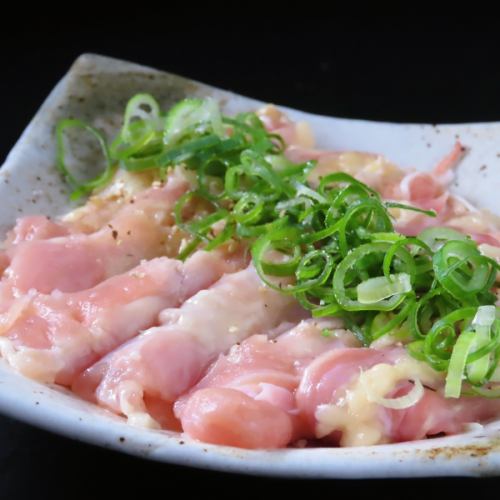 当店の特選肉をハーフサイズでお楽しみいただけます！女性や少しづつ食べたい方に大人気のハーフメニュー！