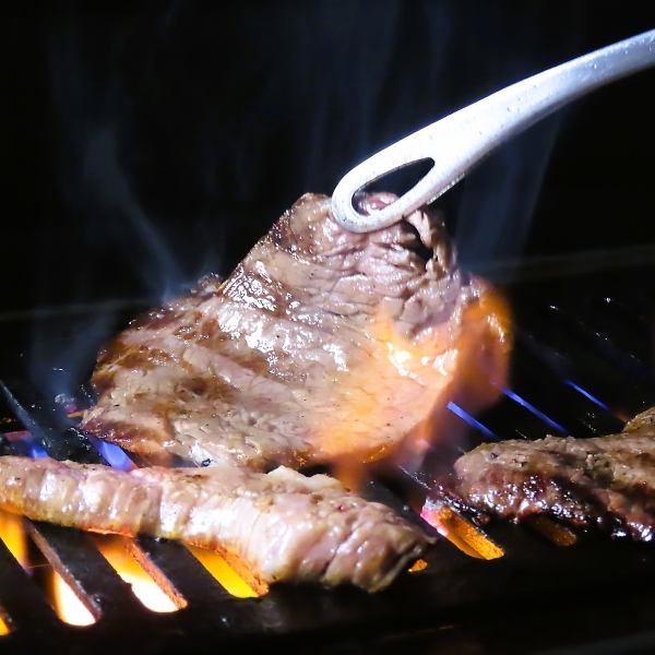 上質なあか牛、和王黒毛和牛などブランド肉を含むお肉を贅沢に◎