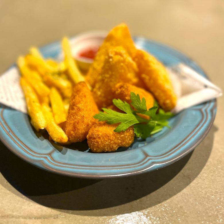 Cheese-flavored hash browns & Camembert cheese fries