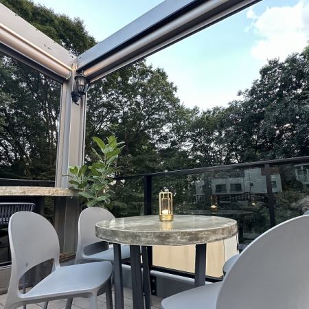 [3F] Rooftop terrace table seating for 3-4 people