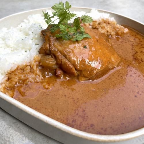 .
🔥【吉祥寺】昼と夜で表情が変わる、冬の映えテラスHONOO📸✨

井の頭公園すぐ横の屋上に広がる、秋冬限定のあったかテラス。 
ストーブとブランケットが完備され、 
寒い季節でも快適に過ごせるBBQスポットとして話題。

昼は自然光が差し込む爽やかなテラスランチ。 
夜は炎とストーブの灯りが彩る、ロマンチックなナイトBBQへ🔥 

秋冬限定《炎上級BBQプラン》では、 
A5黒毛和牛・伊勢海老・ホタテを炭火で豪快に。 
手ぶらでOK、準備・片付け不要で気軽に楽しめる。 

ペット同伴OK🐶（テラス席限定／事前確認） 
飲み放題はクラフトビールやワインなど充実🍷 
デートや女子会、イベント利用にも最適。

📍【HONOO -ホノオ-】 
東京都武蔵野市御殿山1-3-3 A*G井の頭公園 East棟2F 
吉祥寺駅徒歩4分／井の頭公園すぐ横 
🕒11:30〜23:00（L.O.22:30）

#吉祥寺映え 
#冬映え 
#テラス映え 
#秋冬BBQ 
#屋上テラス 
#ナイトテラス