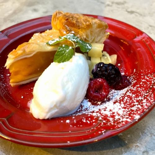 .
🔥【吉祥寺】肉も景色も楽しむ、屋上グルメ時間HONOO🍖🔥

炭火の香り、空の広さ、笑い声。 
HONOOのテラスには“外ごはんの気持ちよさ”が全部そろってる。 
ストーブ完備だから、ゆっくり過ごせるのもポイント。 

昼は井の頭公園ビューで自然光映え☀️ 
夜は炎がゆらめくロマンチックBBQへ✨ 

A5黒毛和牛・伊勢海老・ホタテの豪華食材を楽しめる《炎上級BBQプラン》 
手ぶらでOK、焼くだけ簡単。 

ペット同伴OK🐶 
飲み放題3,000円〜🍻 

📍【HONOO -ホノオ-】井の頭公園すぐ横 

#肉スタグラム 
#屋上BBQ 
#TokyoFoodie 
#RooftopBBQ 
#吉祥寺グルメ