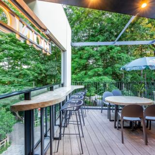 [Perfect for solo diners or couples] In addition to table seating, we also have 10 counter seats available!