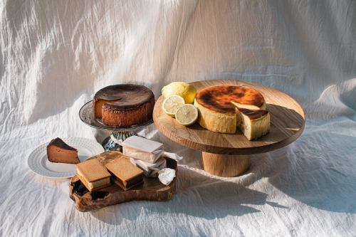 Great value cake set that comes with 1 drink! Enjoy the pastry chef's special sweets.