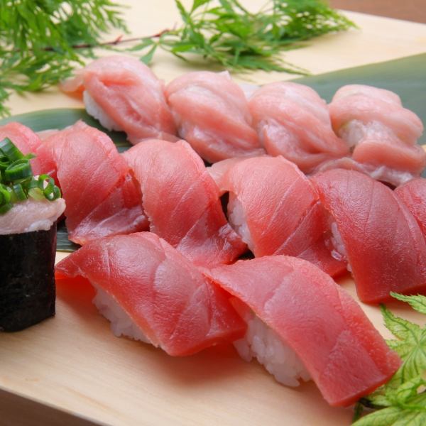 家族招牌菜单【握寿司】 *可以享用时令食材、标准菜单以及新泻特产。2个220日元～