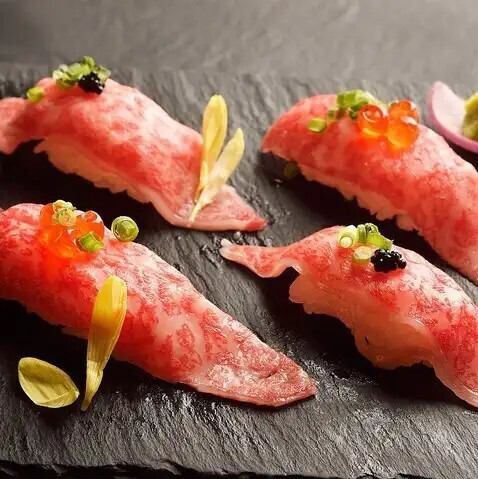 Salmon roe and meat sushi