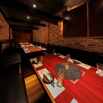 A private room with tables that can comfortably seat 10 to 40 people.Please use it not only for entertaining important customers, dinner with business associates, welcome and farewell parties and year-end parties with colleagues, but also for meals with family and relatives.An all-you-can-drink banquet is definitely a great deal.Relax and enjoy your precious time with something valuable♪