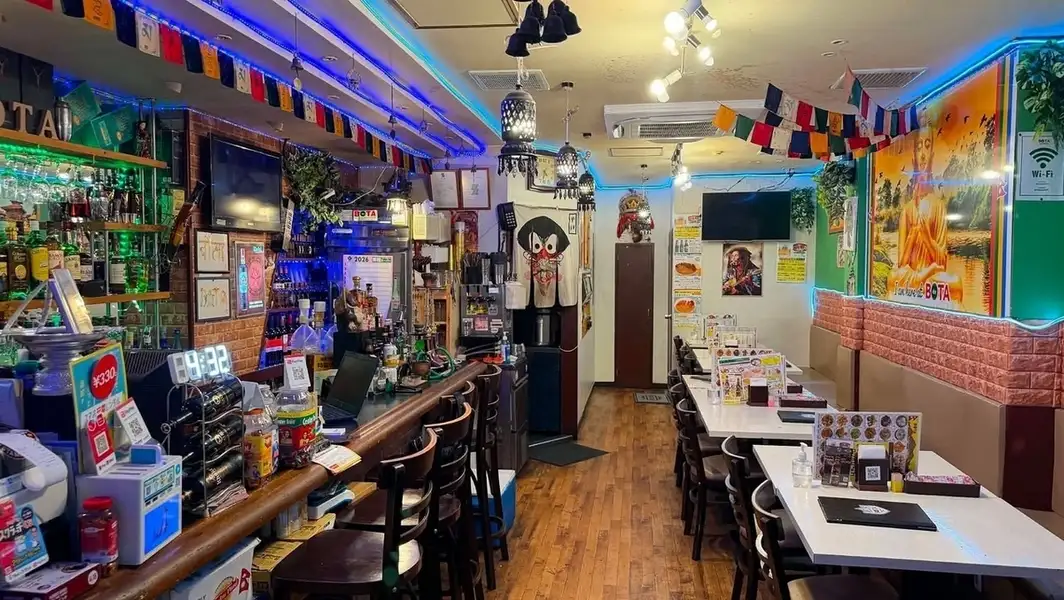 当店はすべてのお客様にゆったりとプライベートなひと時を楽しんで頂くため、アットホームな空間作りを目指しております。少人数でちょっと一杯そんな方にも是非お越しいただけるようにスタッグ一同おもてなしをさせていただきます♪