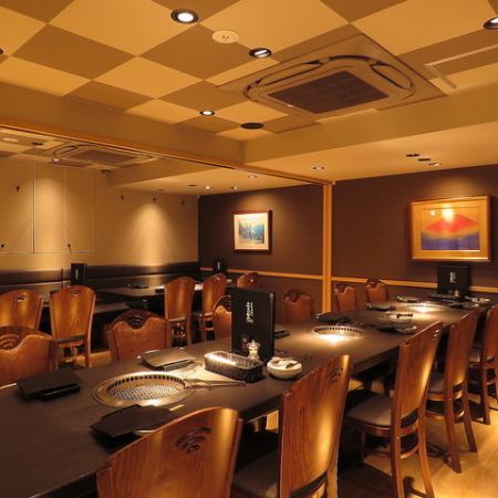 [Suitable for alumni associations and various banquets ★ Up to 24 people are OK!] Perfect private room for banquets at work and family gatherings.You can enjoy it without worrying about your surroundings! In the calm atmosphere, you can have a good time eating, drinking and talking.
