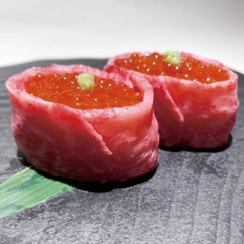 Luxury salmon roe warship <2 pieces> / Marbled wagyu beef Luxury salmon roe battleship <2 pieces>