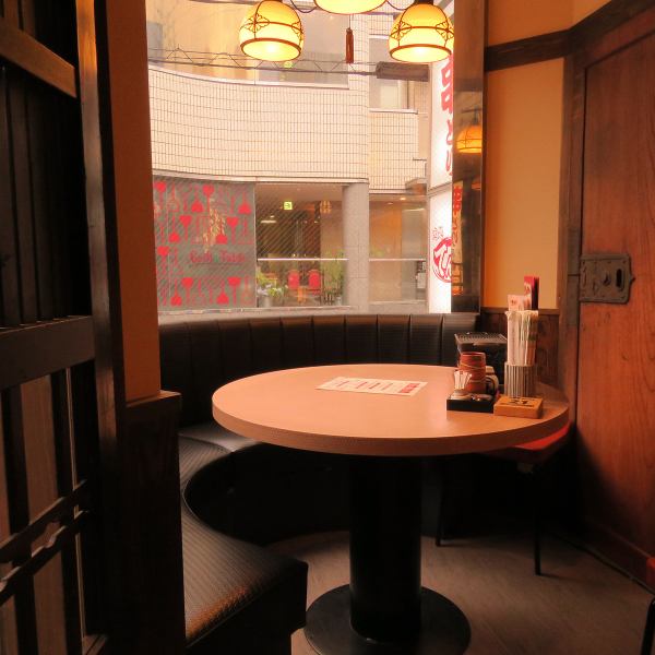 【個室】円卓席で仲間と囲んでビールで乾杯♪
