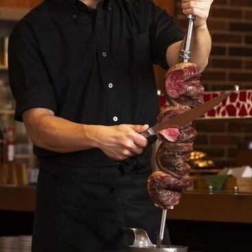 【3H飲み放題付】本格炭火で焼き上げたジューシーなシュラスコをテーブルカットで楽しめる個室肉バル◎