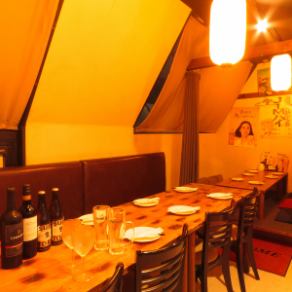 【テーブルソファー席最大50名様まで】少人数から大人数まで◎テーブル同士を繋げてレイアウト可能です♪