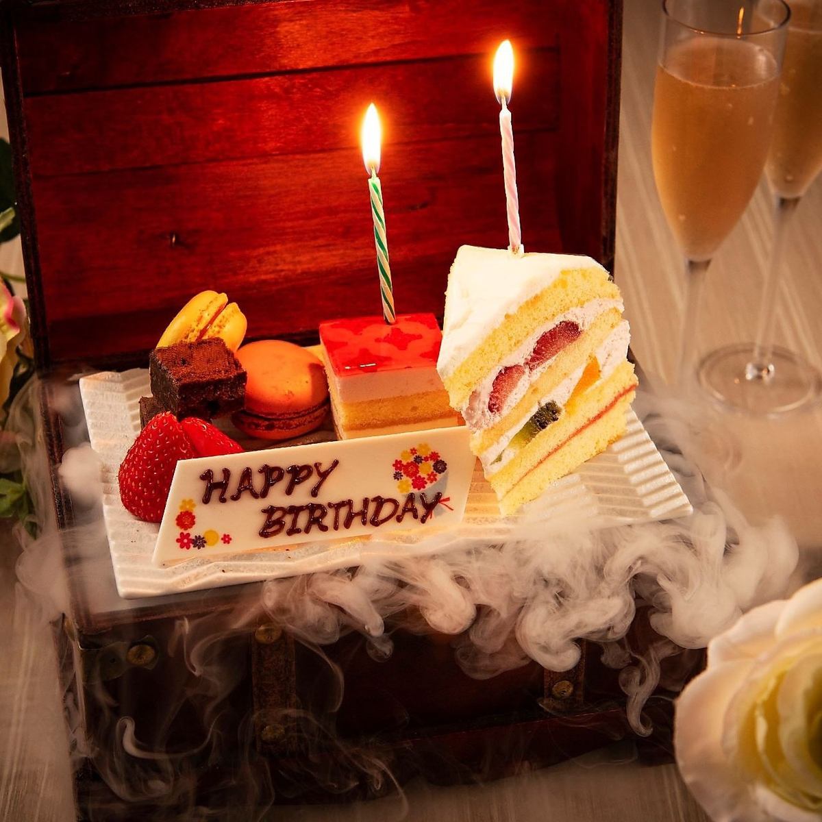 Cake free service on birthdays and anniversaries ♪ There is a treasure chest plate with direction