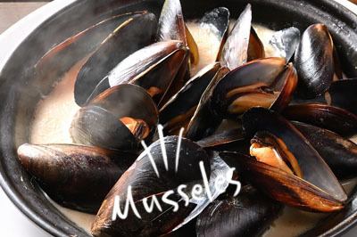 リグーリア風ムール貝のクリームワイン蒸し