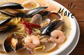 シーフードペペロンチーノ