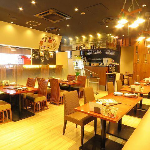 Located inside Maruyama Class, our restaurant is perfect for dates and girls' nights out!