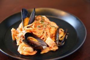 Pescatore with plenty of seafood