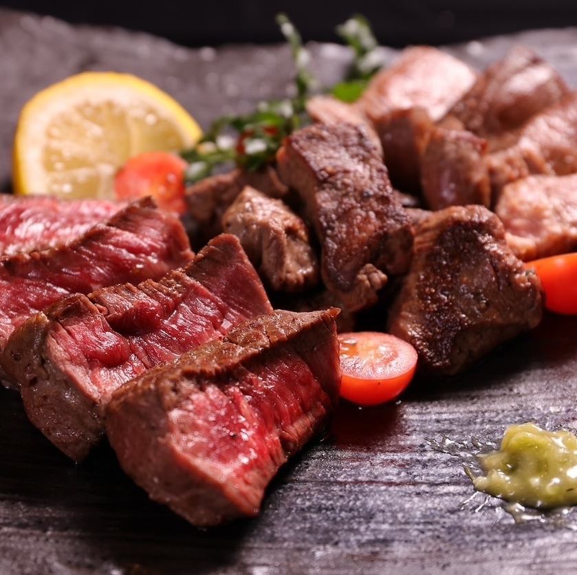 노토 쇠고기의 스테이크 플레이트와 고기 스시, 오너 엄선 고기의 고기 요리를 즐길 수 있습니다!