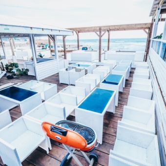 [When you think of beach houses, you think of empty-handed BBQ!!] BBQ + floor table + 2 hours of all-you-can-drink ⇒ 5,500 yen (tax included)