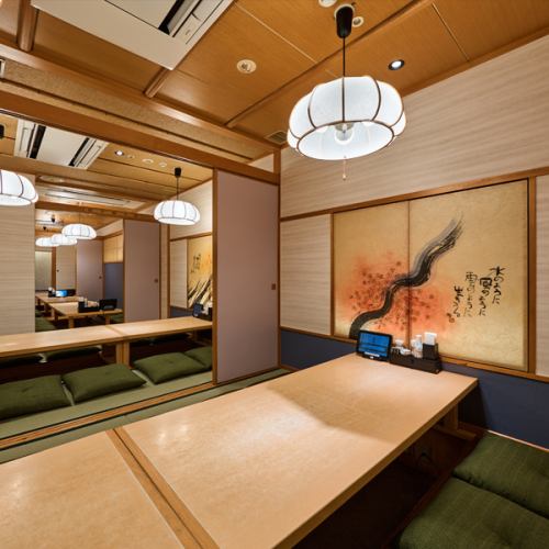 個室は全6部屋ございます。プライベート感があり、特別なひとときを演出します。少人数でも大人数でもワイワイ盛り上がることができる人気のお席となっております。女子会や合コンなどの飲み会、宴会などでもぜひご利用くださいませ！