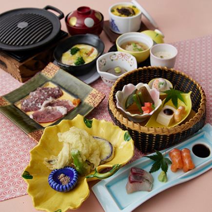 【季節の特別会席】黒毛和牛と合鴨の鉄板焼 かりん 4,500円（税込）