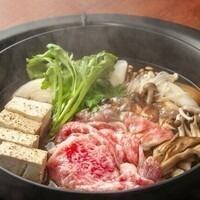 黒毛和牛しゃぶしゃぶすき焼きの二色鍋などご提供の食べ飲み放題コース!!7980円(税込)