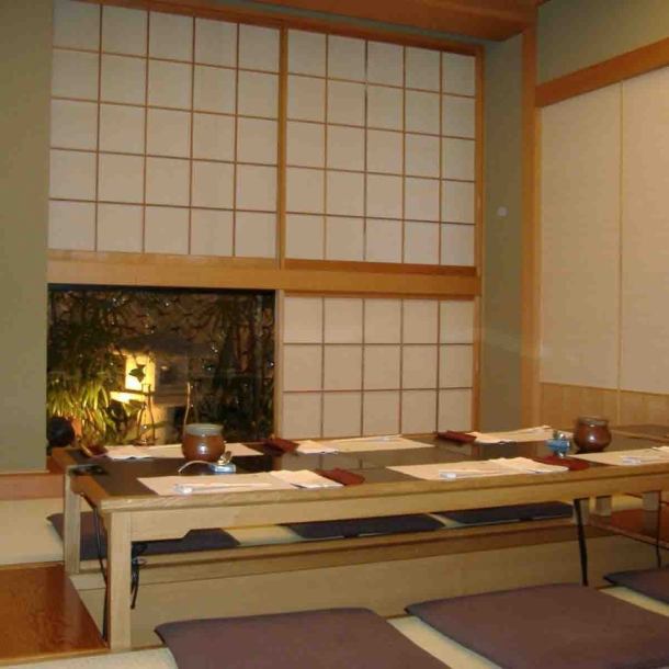 The tatami room can accommodate up to 6 people.The atmosphere is good and it is perfect for entertainment and dinner.※ The photos are affiliated stores.