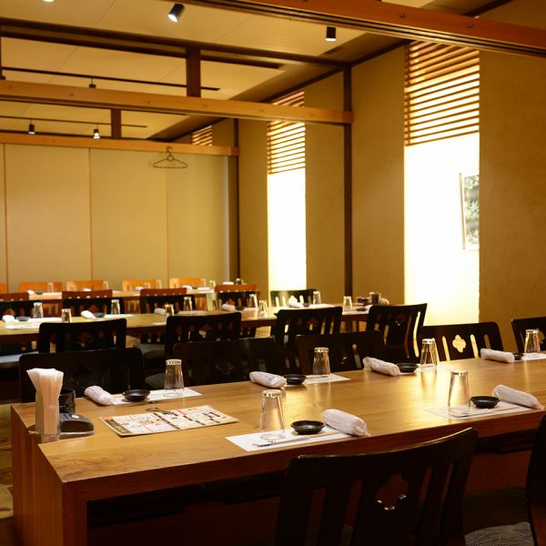 A tatami room that can accommodate up to 60 people.We also have private rooms that can accommodate small to large groups.* Private rooms are recommended to avoid congestion.Depending on the situation of attracting customers, it may not be possible to pass through the private room.Please note.