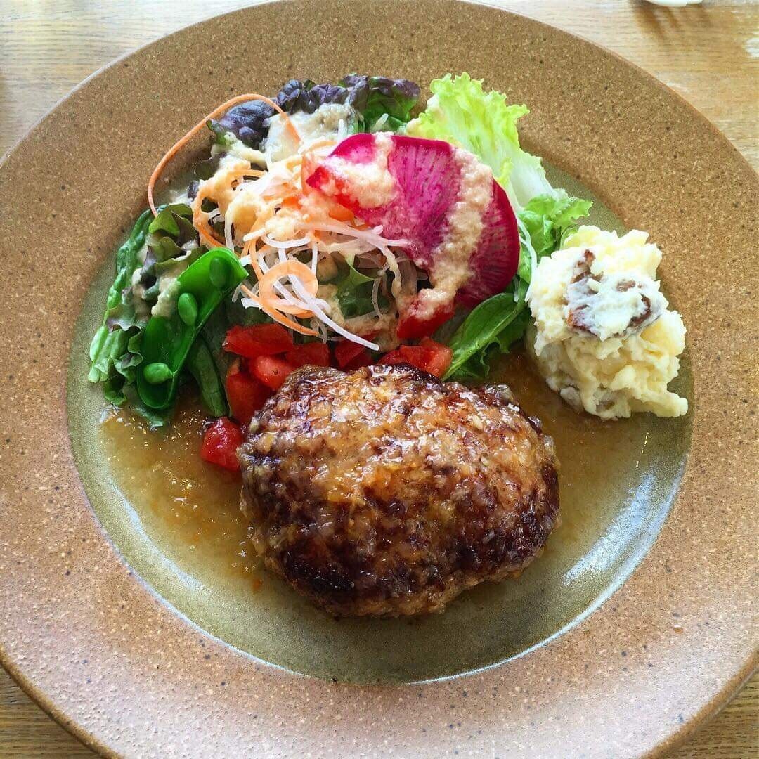 究極のハンバーグと窯焼きピザ trinity&夙川桜庵【公式】